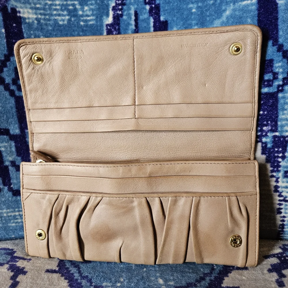 Prada Double Snap Nappa Gauffre'a Wallet Cipria Light Pink Luxury Neutral Italy